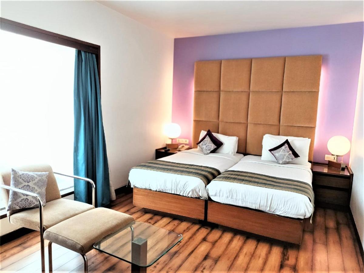 Yogi Executive, Navi Mumbai Hotel Buitenkant foto