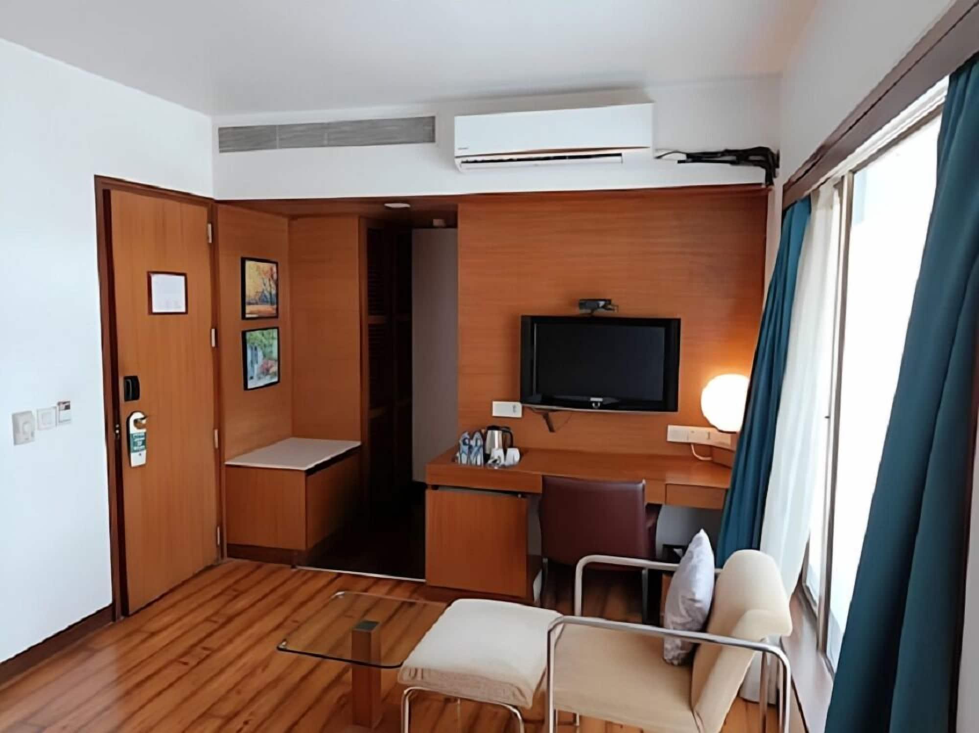 Yogi Executive, Navi Mumbai Hotel Buitenkant foto