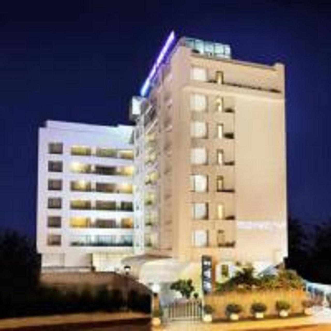 Yogi Executive, Navi Mumbai Hotel Buitenkant foto