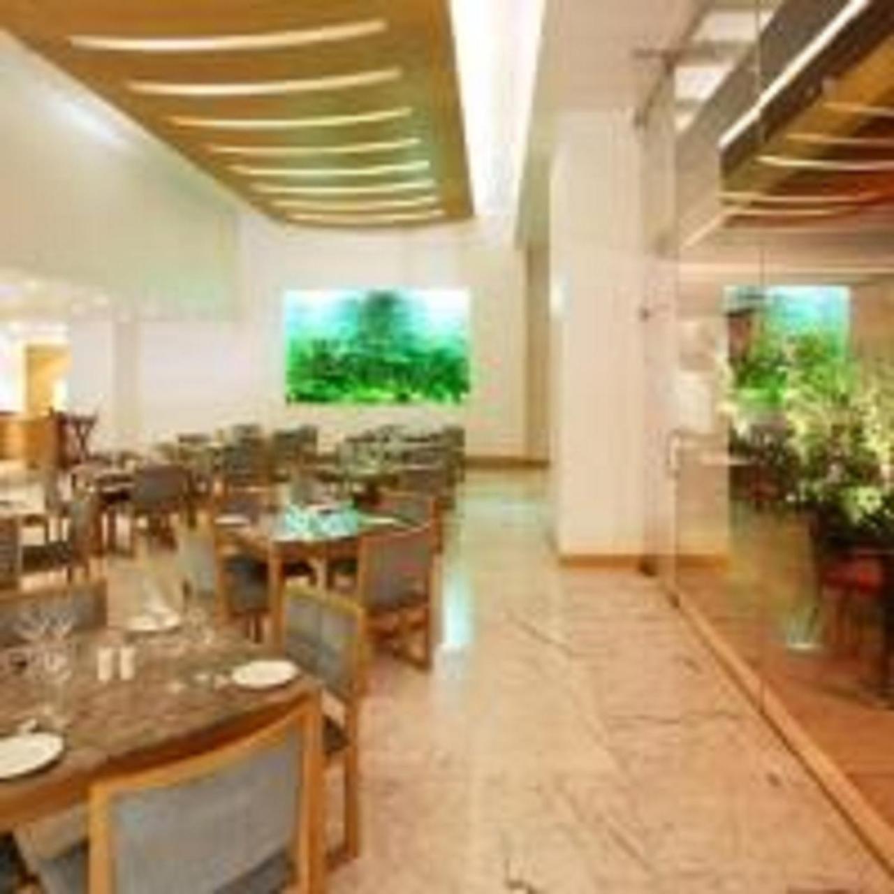Yogi Executive, Navi Mumbai Hotel Buitenkant foto