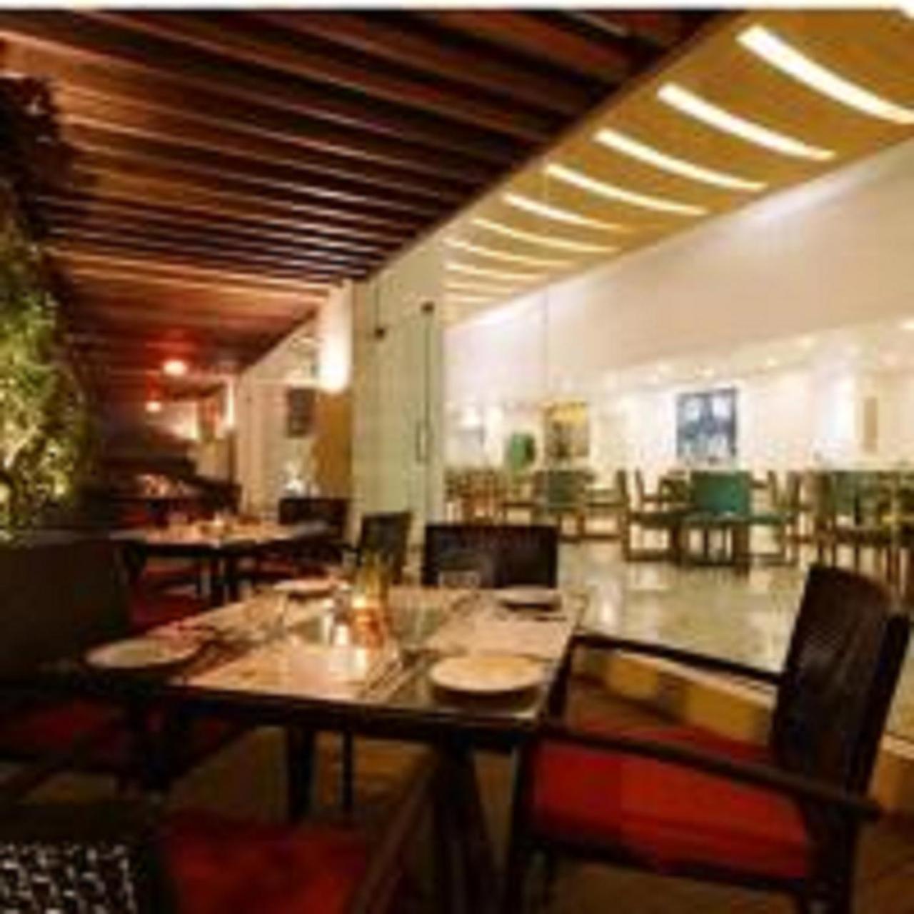 Yogi Executive, Navi Mumbai Hotel Buitenkant foto